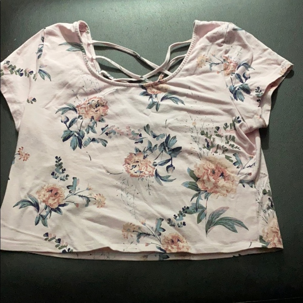 CHARLOTTE RUSSE CROP TOP